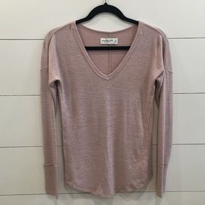 Abercrombie & Fitch Long-Sleeve V-Neck Women’s Tee